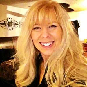 Meet your Posher, Laurie